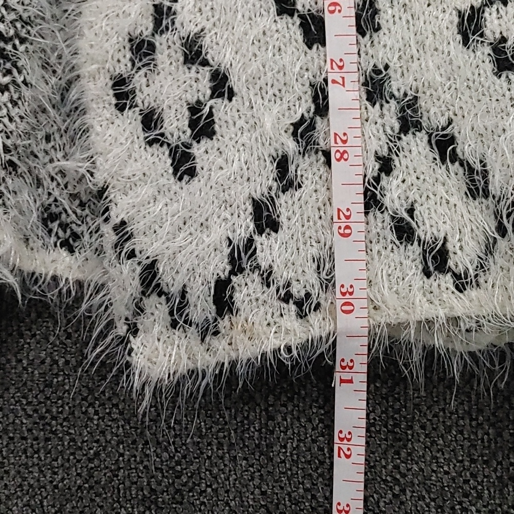 Eyelash Cardigan Women's Sz Small Creamy White And Black Cozy Soft By Outlander - Picture 7 of 7